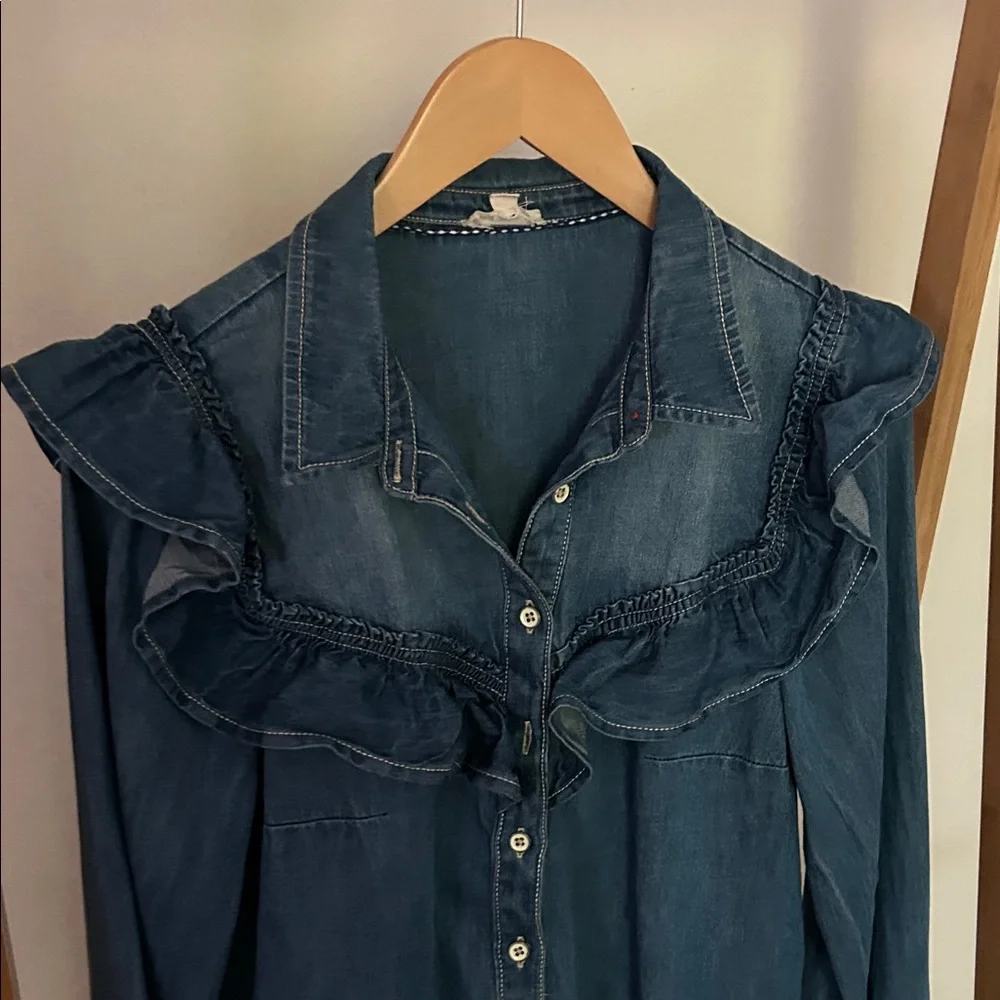 Anthropology Women's Denim Ruffle Top - Picture 6 of 6